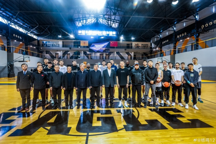  青年联赛启幕，新生代球员展风采