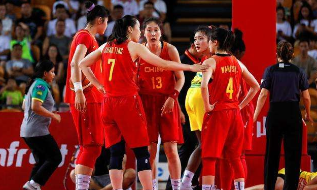  中国女篮热身赛，大比分击败澳大利亚练兵