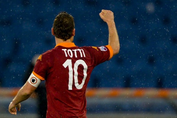 任意球大师显威,直接破门锁定胜局