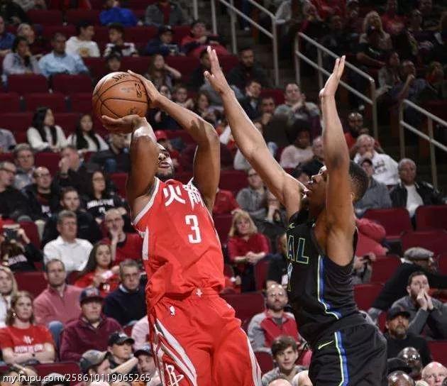  保罗双误葬送好局，痛失赛点遭对手逆转