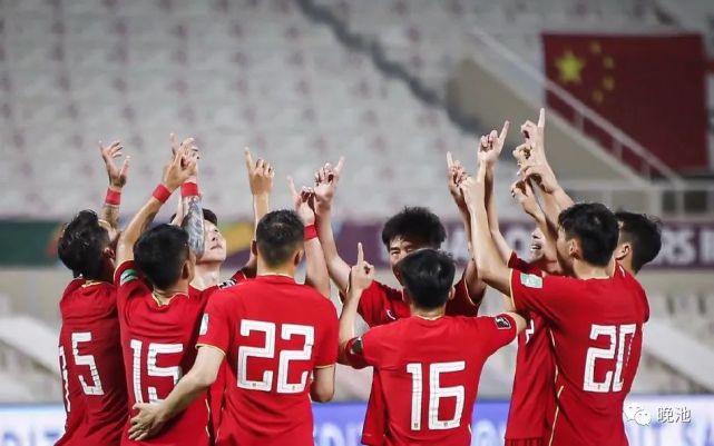  国足世预赛力克劲旅，晋级希望重燃  